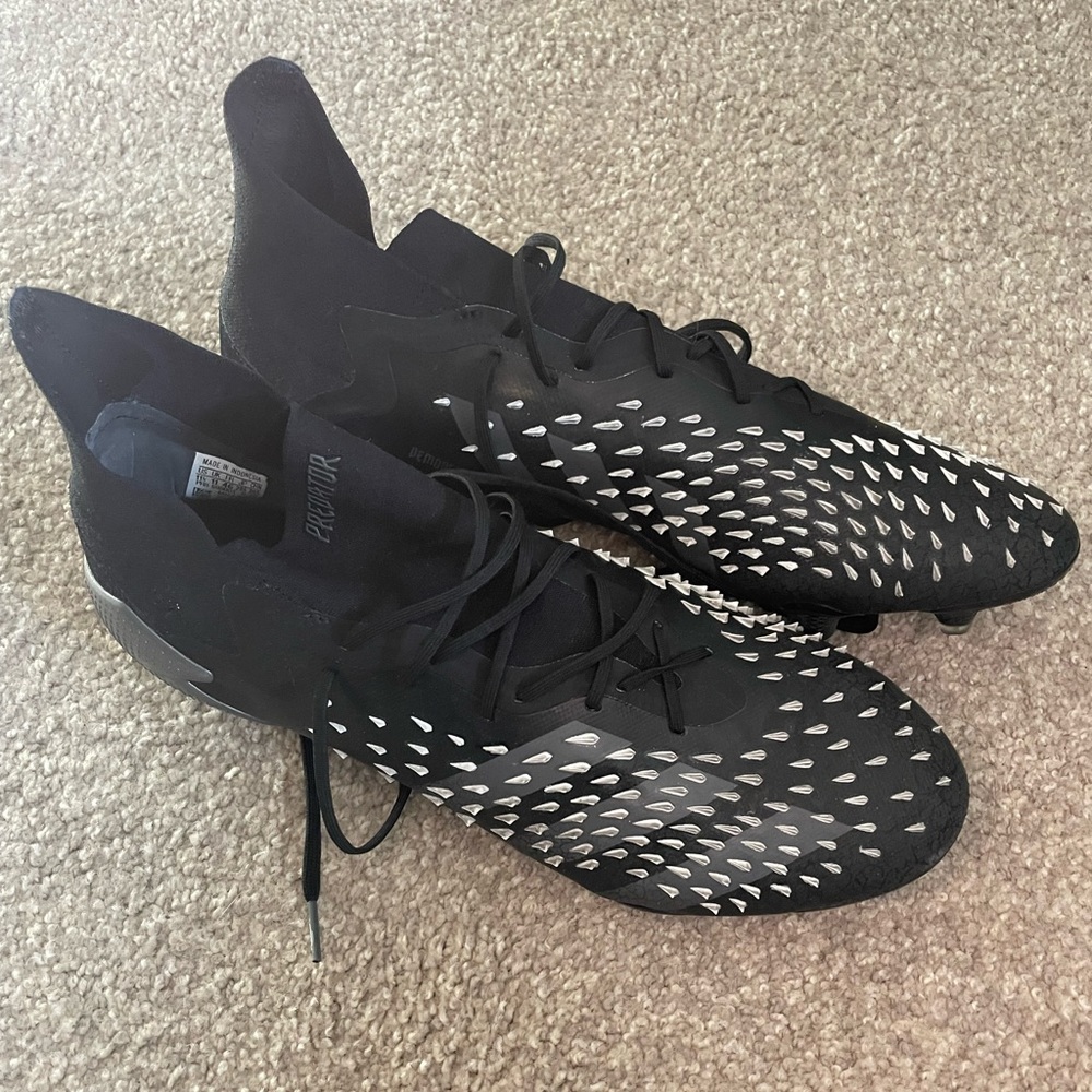 Adidas Predator- Mens 11.5
